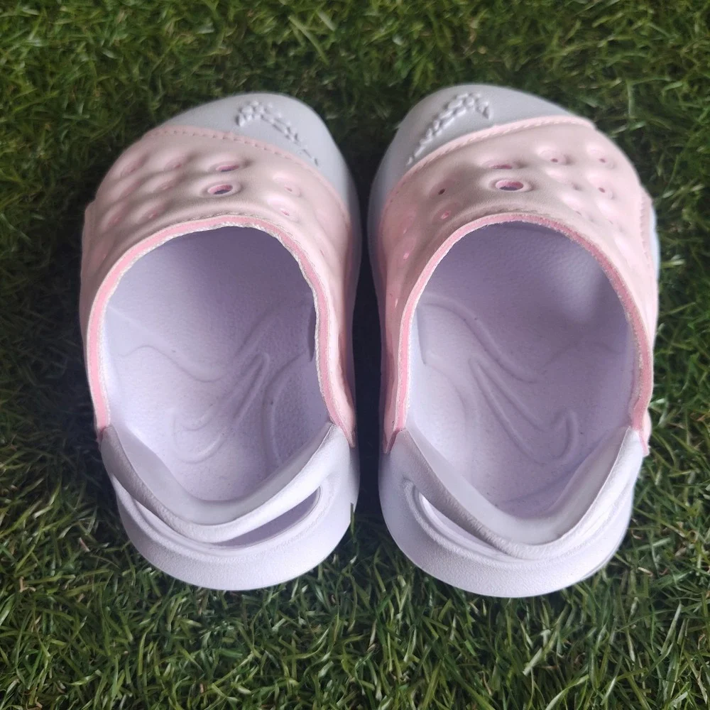 Nike Baby Aqua Swoosh Size 2C Light Pink and White Water Play Shoes Slides